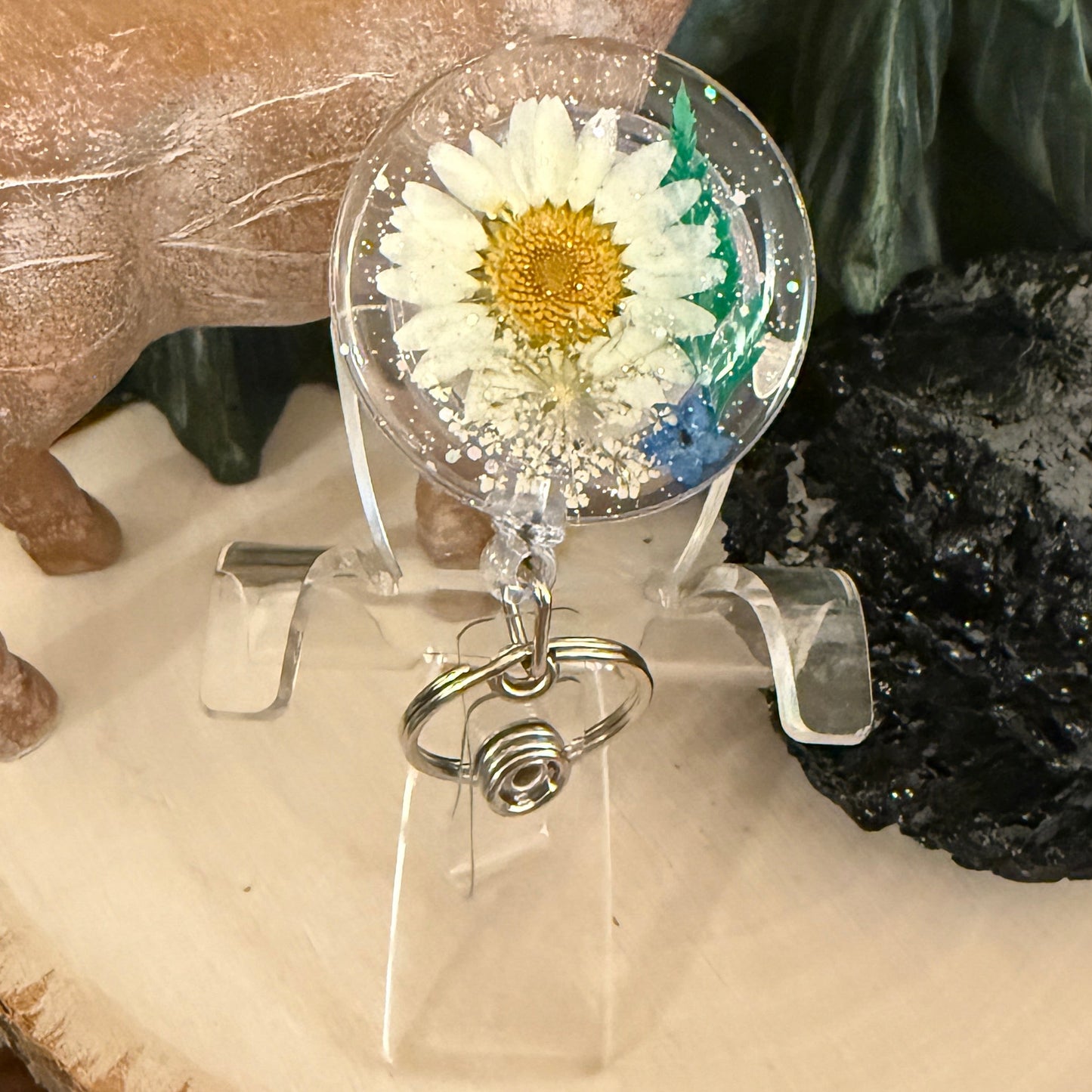 Badge Reel-Round w/Dried Flower in Resin