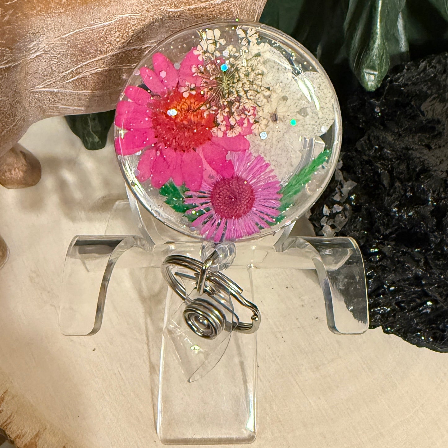 Badge Reel-Round w/Dried Flower in Resin